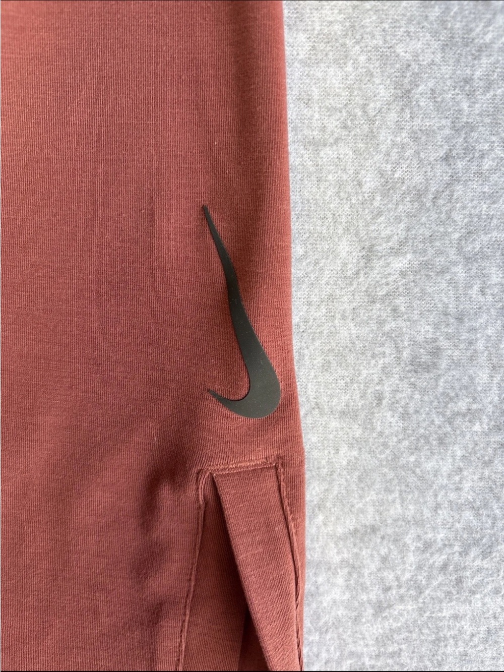 Nike Yoga Men’s Sleeveless T-Shirt Size Large - Picture 2 of 8